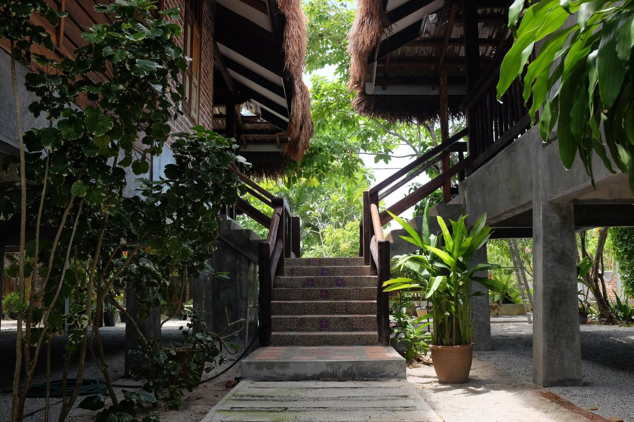 Vila Panji Panji Tropical Wooden Pantai Cenang (Langkawi)