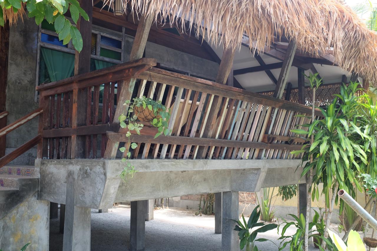 Panji Panji Tropical Wooden Vila Pantai Cenang (Langkawi)