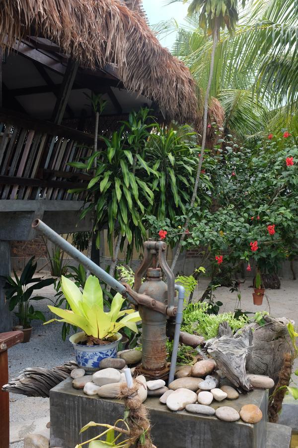 Panji Panji Tropical Wooden Vila