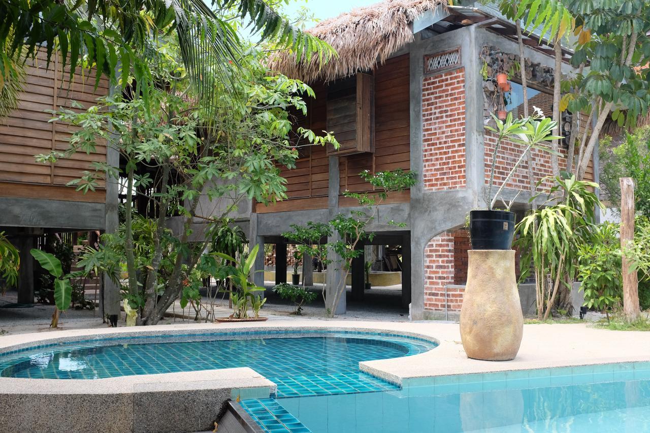 Panji Panji Tropical Wooden *